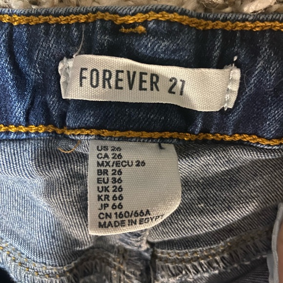 Women’s size 26 (size small) forever 21 skinny jeans - Picture 3 of 3